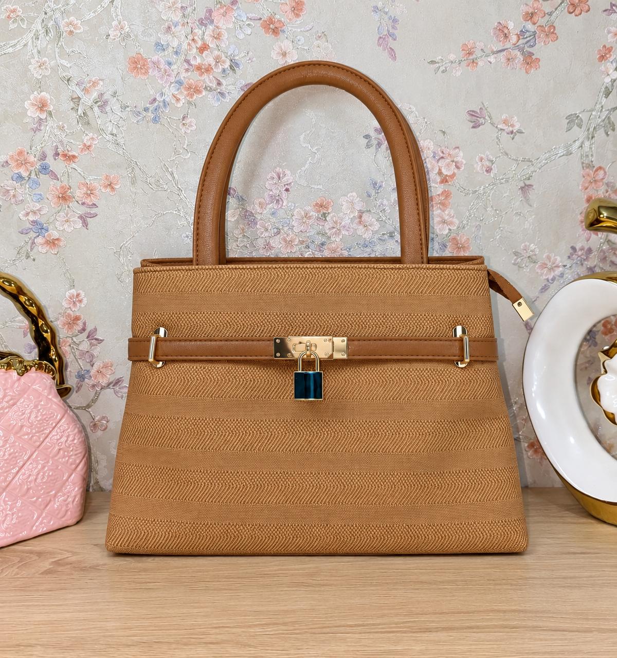 Sac Élégance à Fermoir coloris Camel